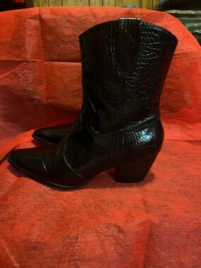 Coconuts by Matisse Black Croc-Embossed Western Heel Boots